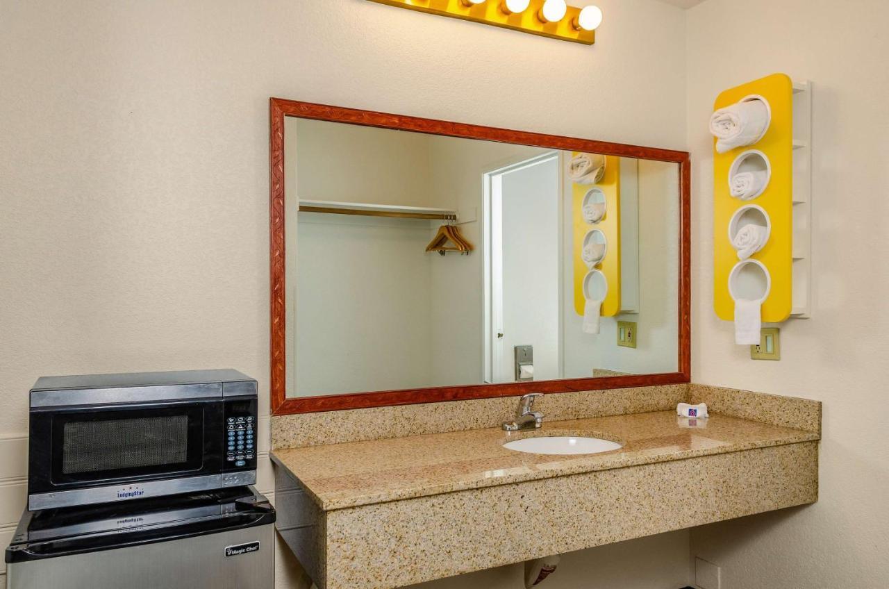 Motel 6 Oakdale, Ca Екстер'єр фото