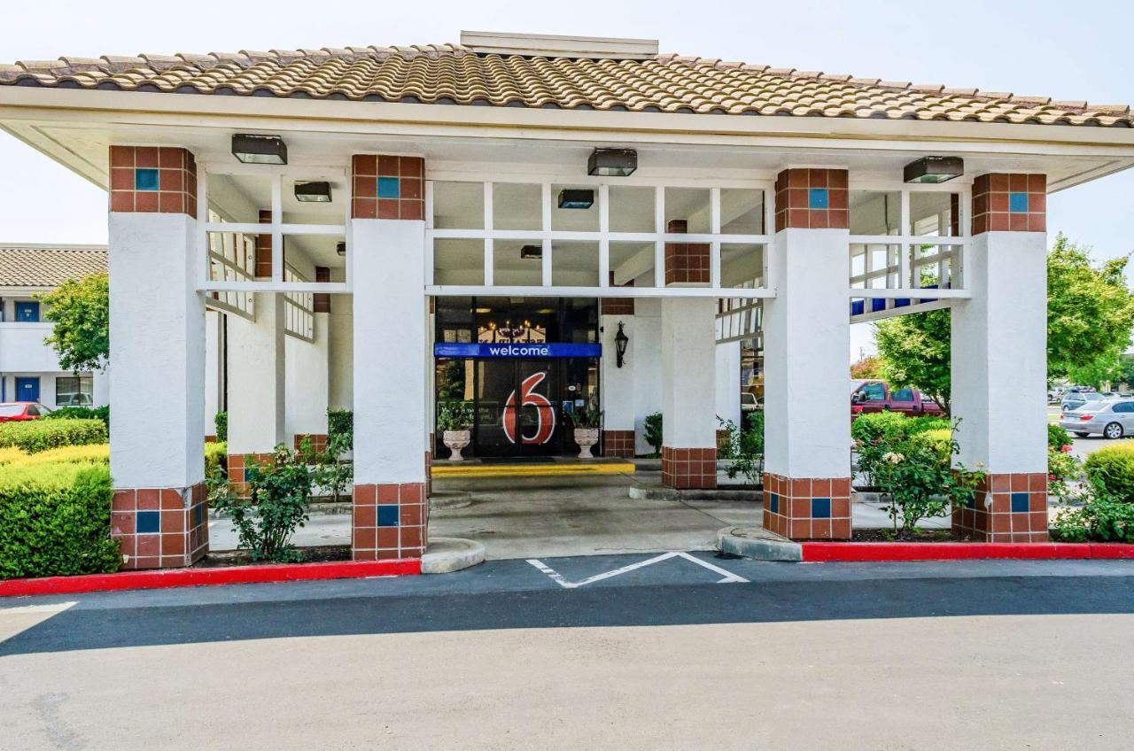Motel 6 Oakdale, Ca Екстер'єр фото
